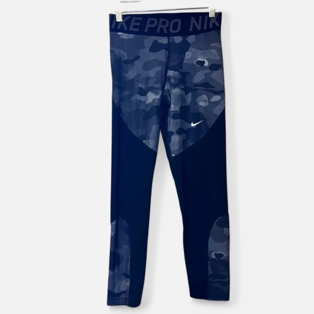 Nike Pro Womens Camo Capri Leggings Size Medium Black & Grey Workout Pilates